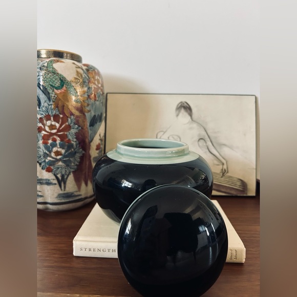 Vintage Japanese Dark & Light Green Glaze Ginger Jar | Mid Century | Minimalism - Picture 2 of 6